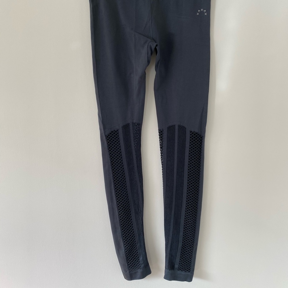 Grey VARLEY Mid rise 7/8 length legging
